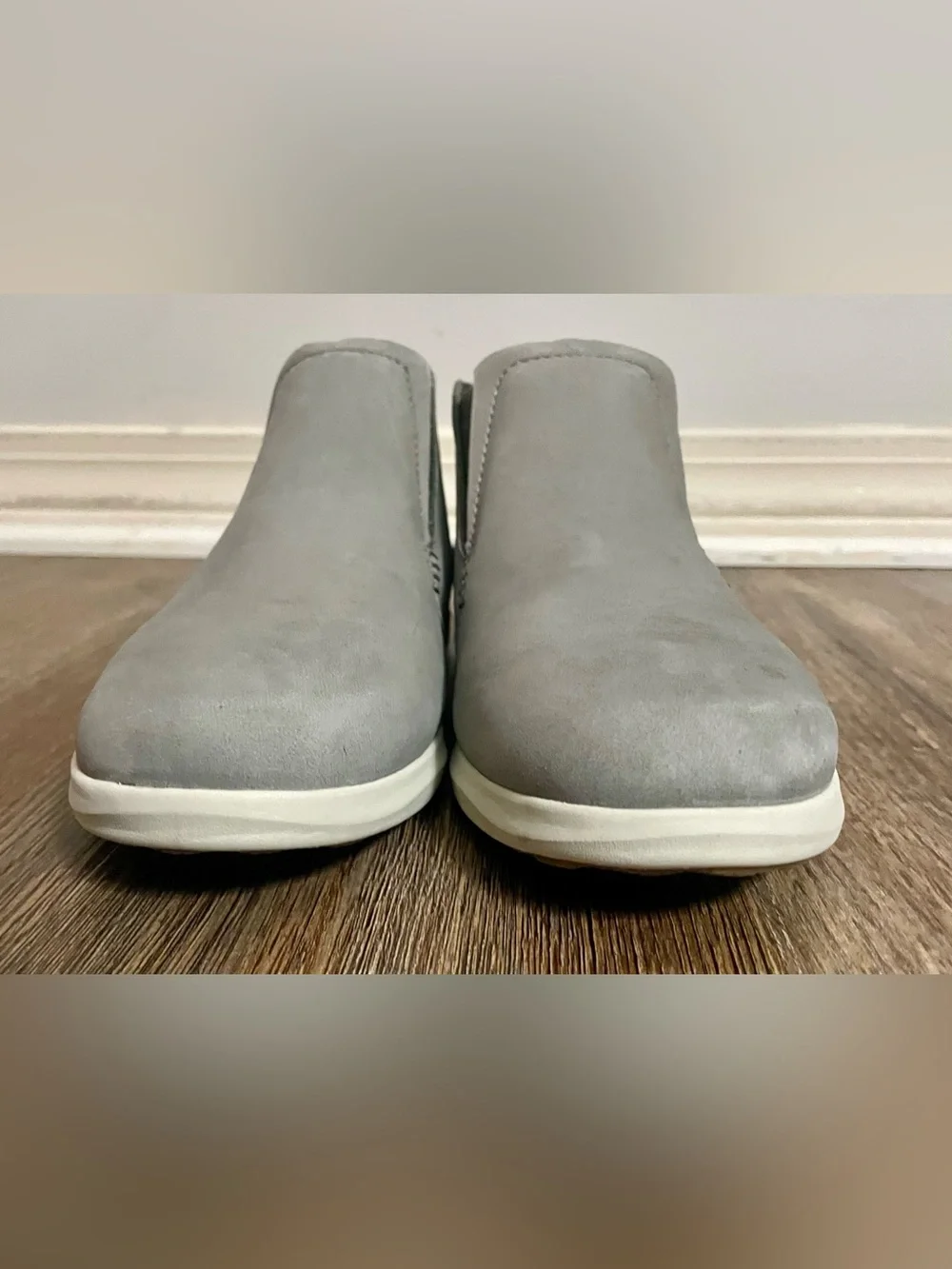 Olukai Hawai'iloa Shoes Women’s US 8 Leather Manu Hope Gray Chelsea Boot Cushion - Picture 8 of 11